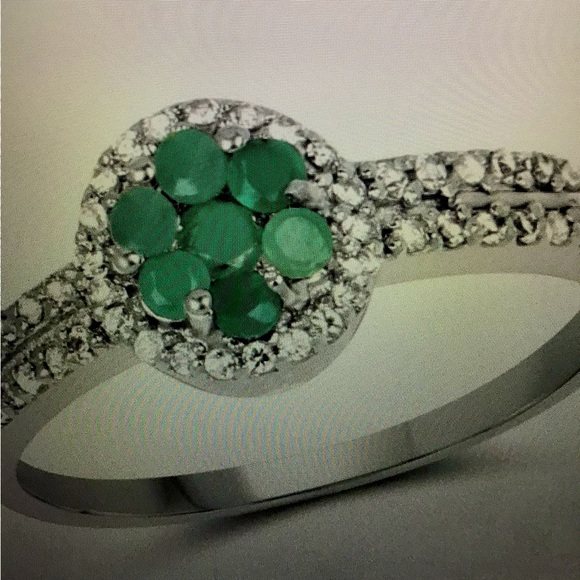 Stunning women’s white gold emerald & Topaz size 8 designer ring - Picture 2 of 4